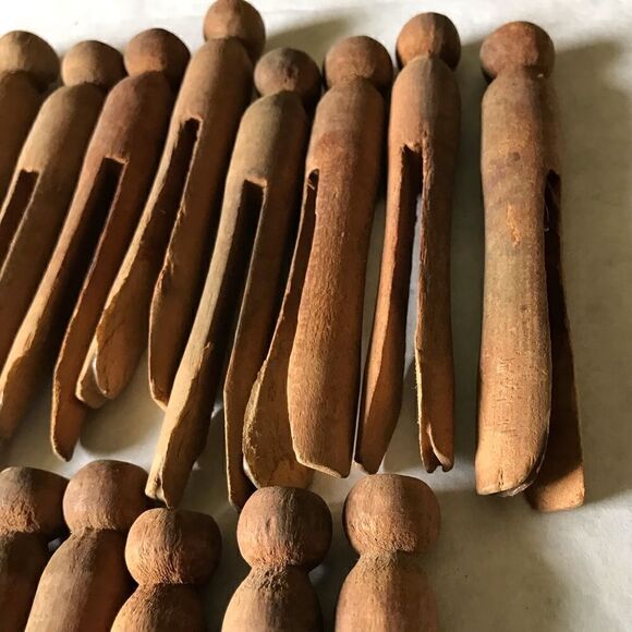 Vintage Weathered All Wood Round Top Push Clothespins (25) - Picture 7 of 16